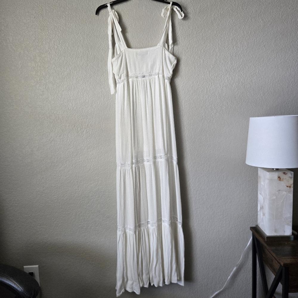 Elegant Bohemian Country Laced White Maxi Dress - Picture 8 of 14